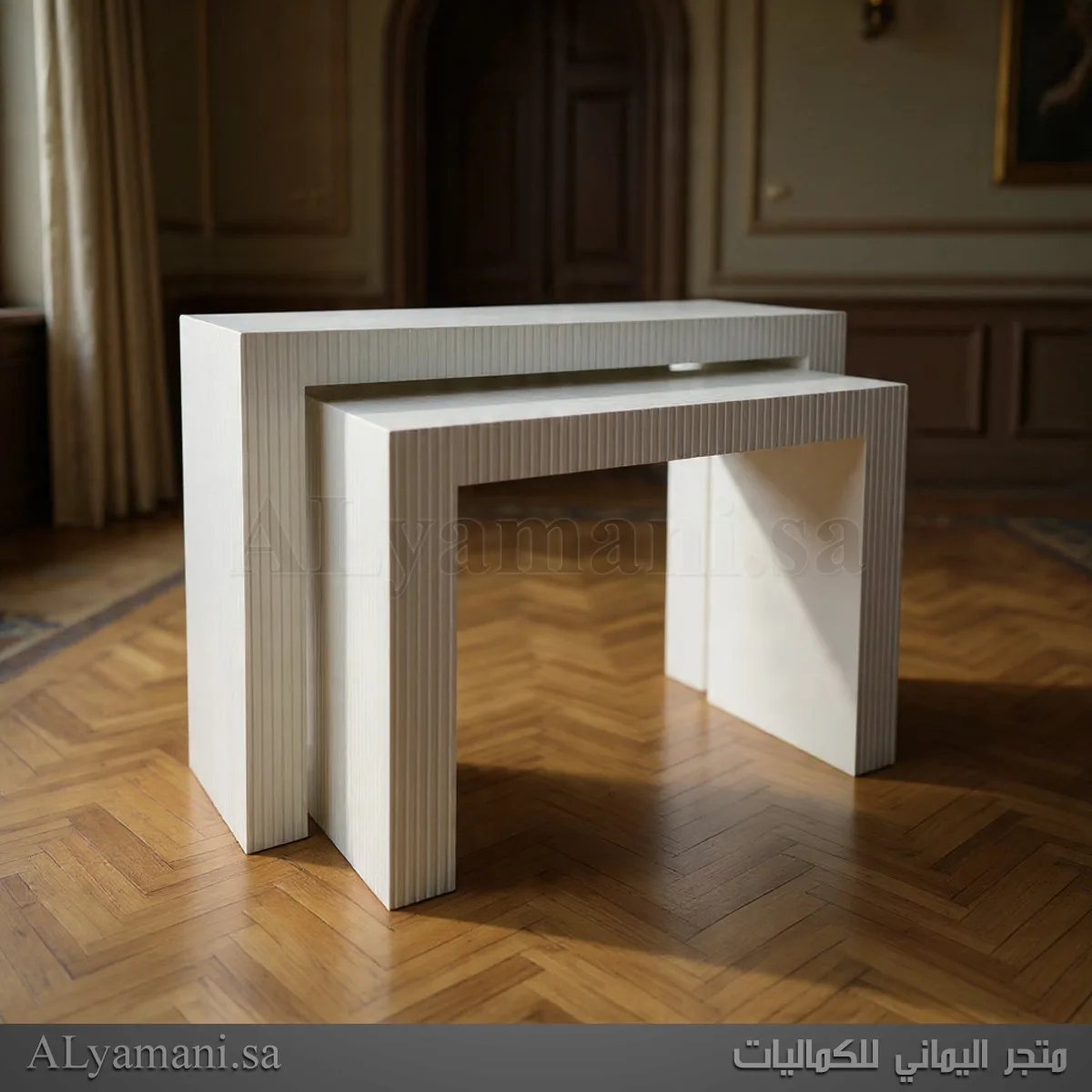 طقم طاولات وستاندات استقبال ابيض مطفي - صورة الطاولات