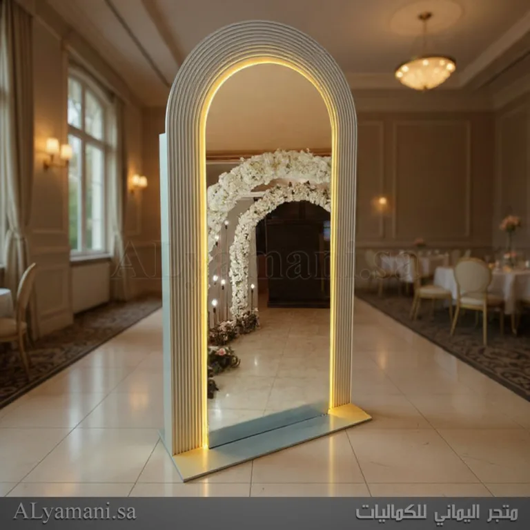 خلفية استقبال مرايا برواز مقلم