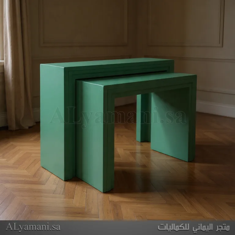 طاولة استقبال مربعة باللون الأخضر