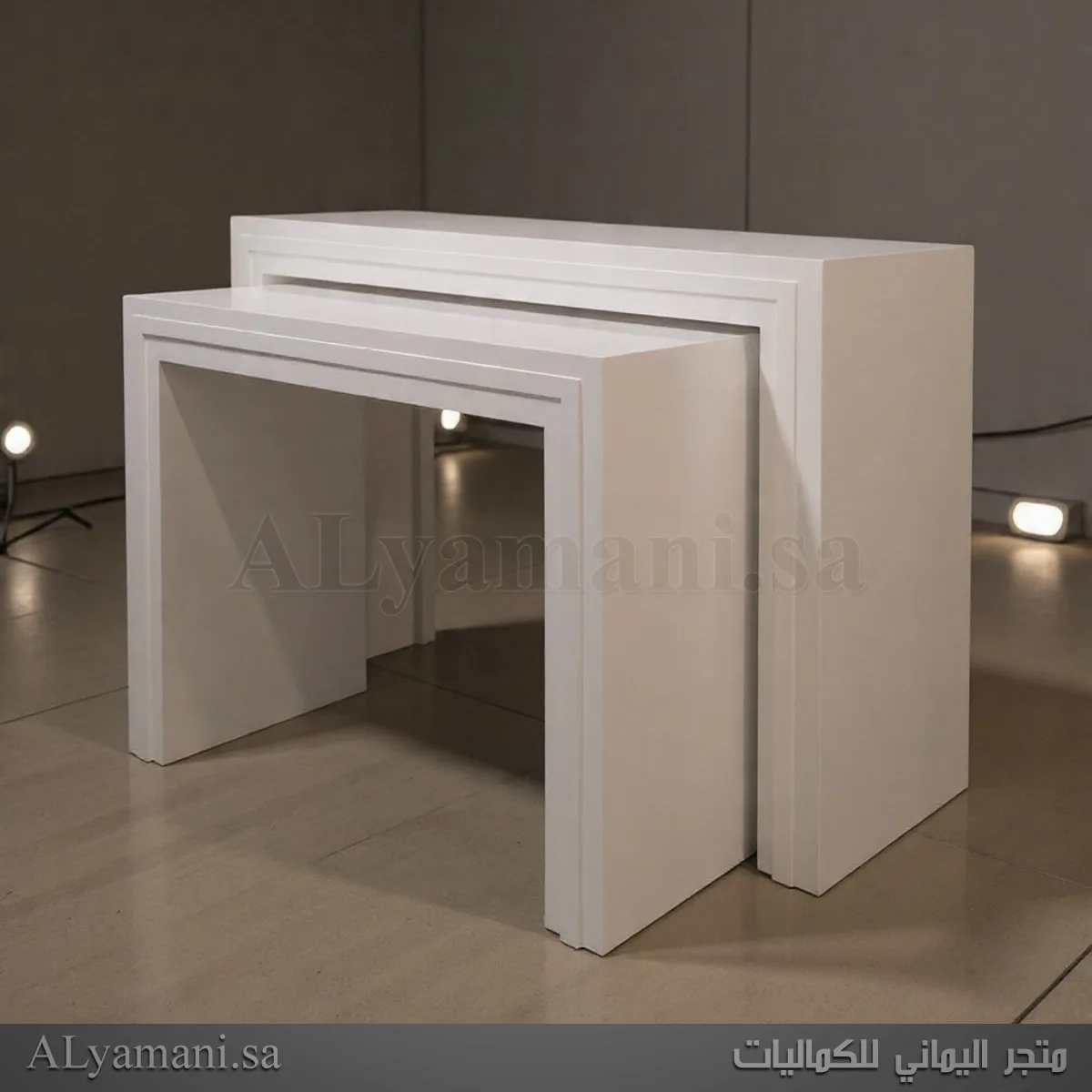 طقم طاولات استقبال مربعة مع برواز بسعر مخفض