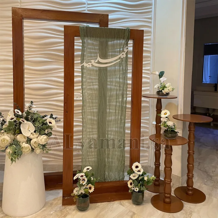 طقم استقبال خلفيتين و3 ستاندات مودرن بني معتق خشبي