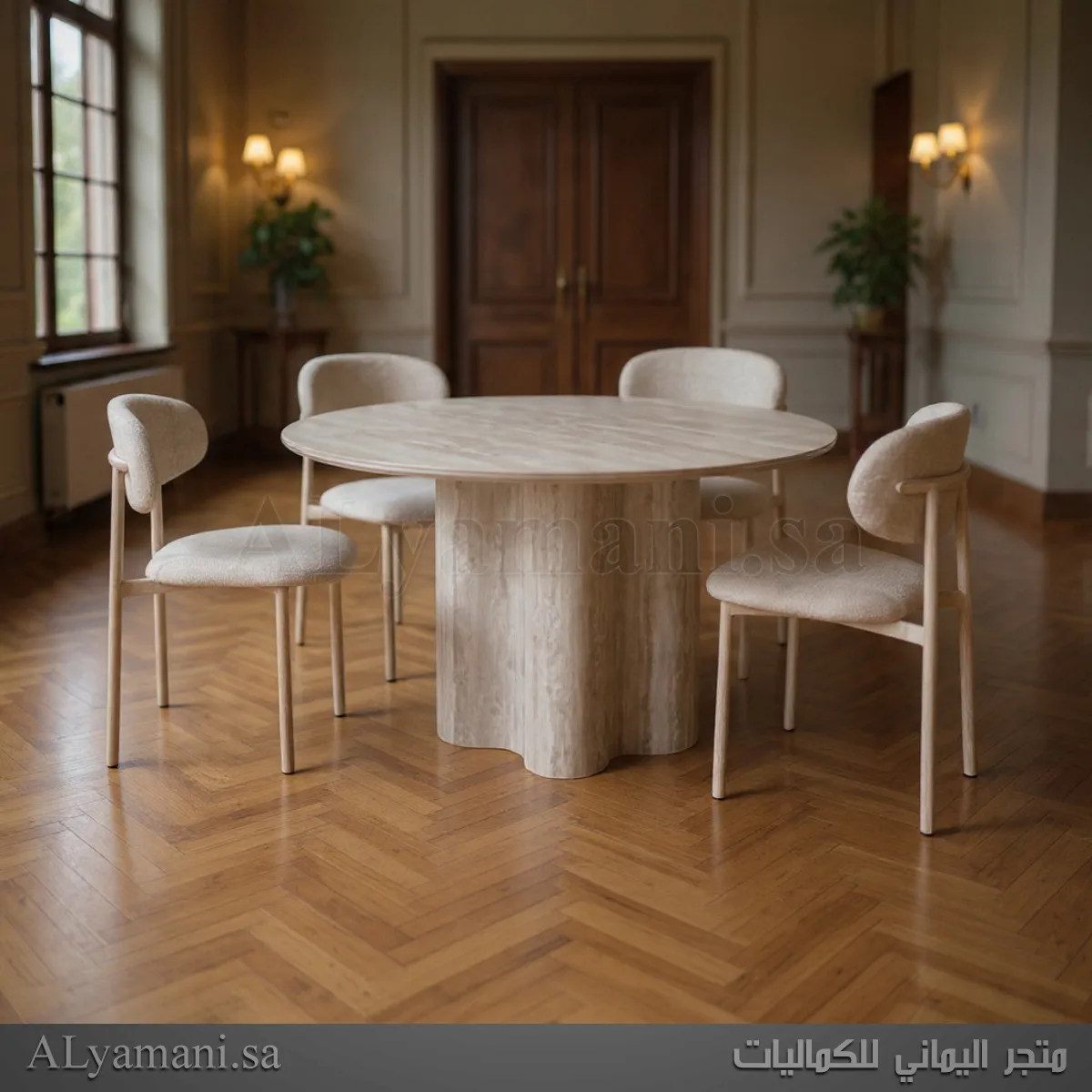 طاولات وكراسي طعام